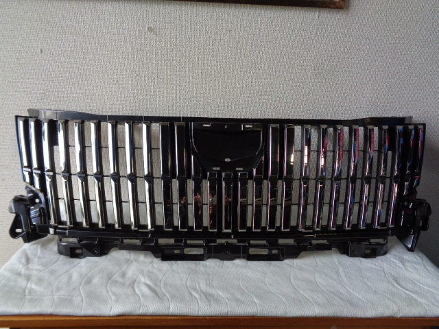 ① エスクァイア グリル ZRR80 80系 53111-28690拍卖