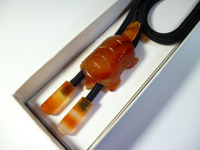 φ 本瑪瑙 ループタイ 亀 φ 瑪瑙 カメ拍卖