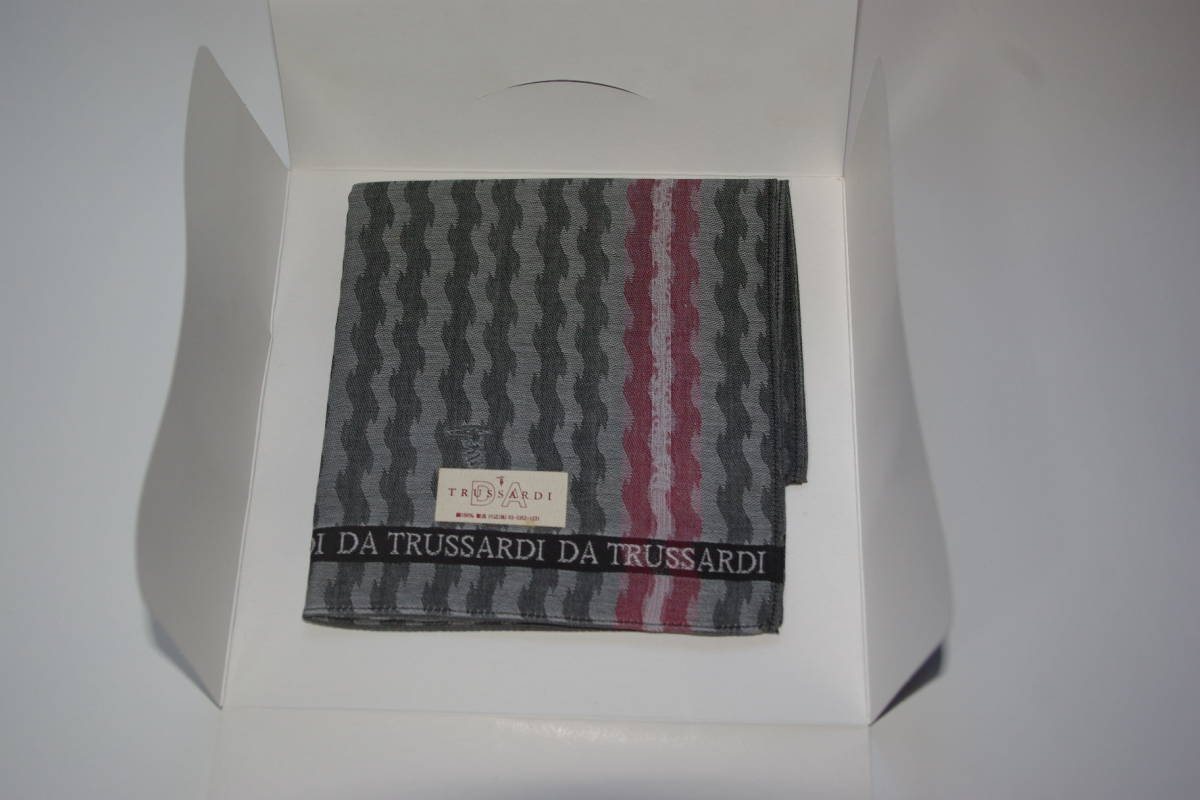 *激安 ★新品未使用品です! (トラサルディ)TRUSSARDI 大判ハンカチ  正規品  全国送料無料!!拍卖