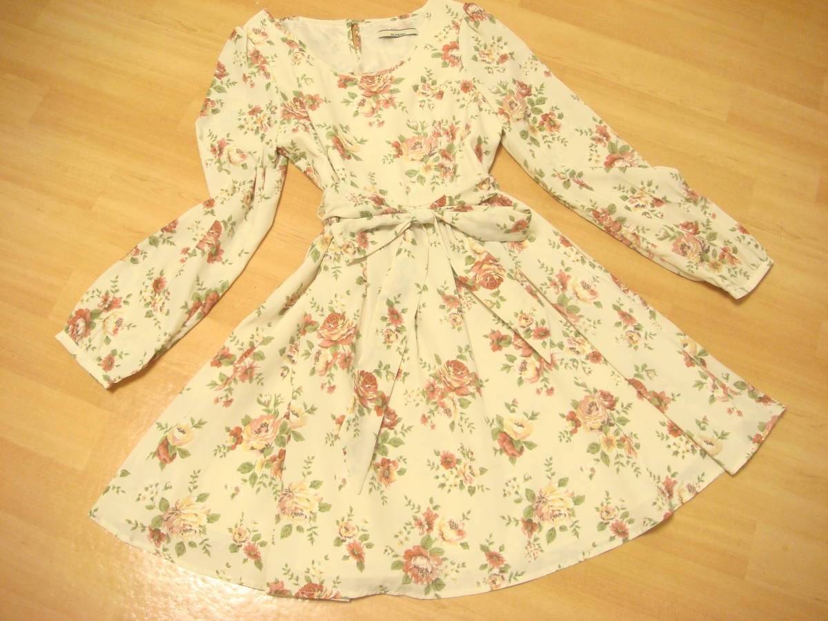 オリーブデオリーブ 花柄 おリボン付き フレアワンピース 超美品 拍卖