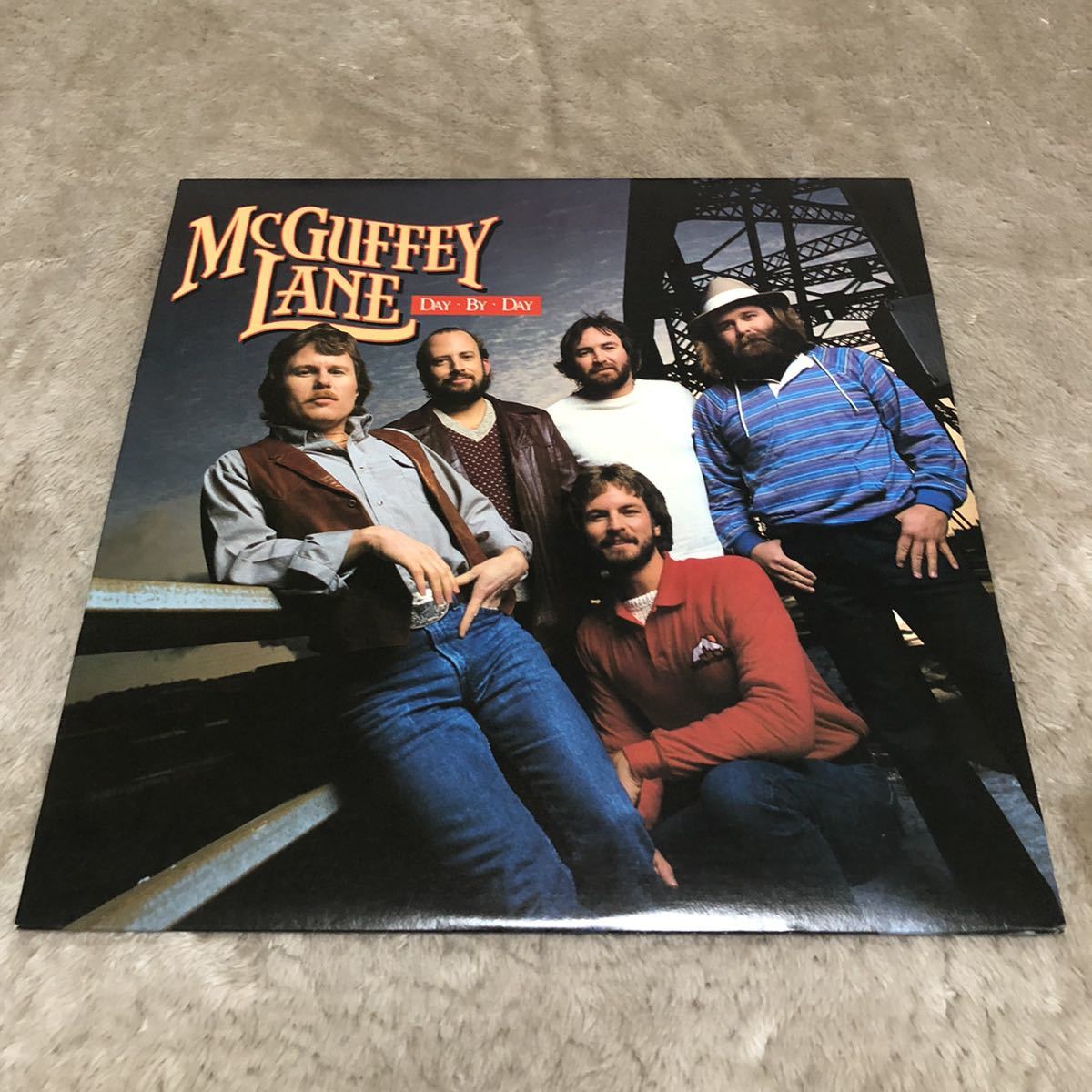 【US盤米盤】MCGUFFEY LANE DAY BY DAY マクガフィレイン / LP レコード / 901551-1 / 歌詞スリーブ有 / 洋楽カントリー /拍卖