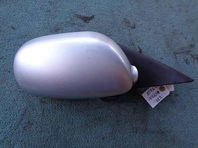 スカイライン GH-V35 右ドアミラー 電動格納 シルバー色拍卖