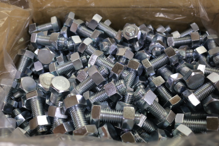 六角ボルト ナット付 W5/8x45 ユニクロ 1箱(200本)即決価格☆拍卖