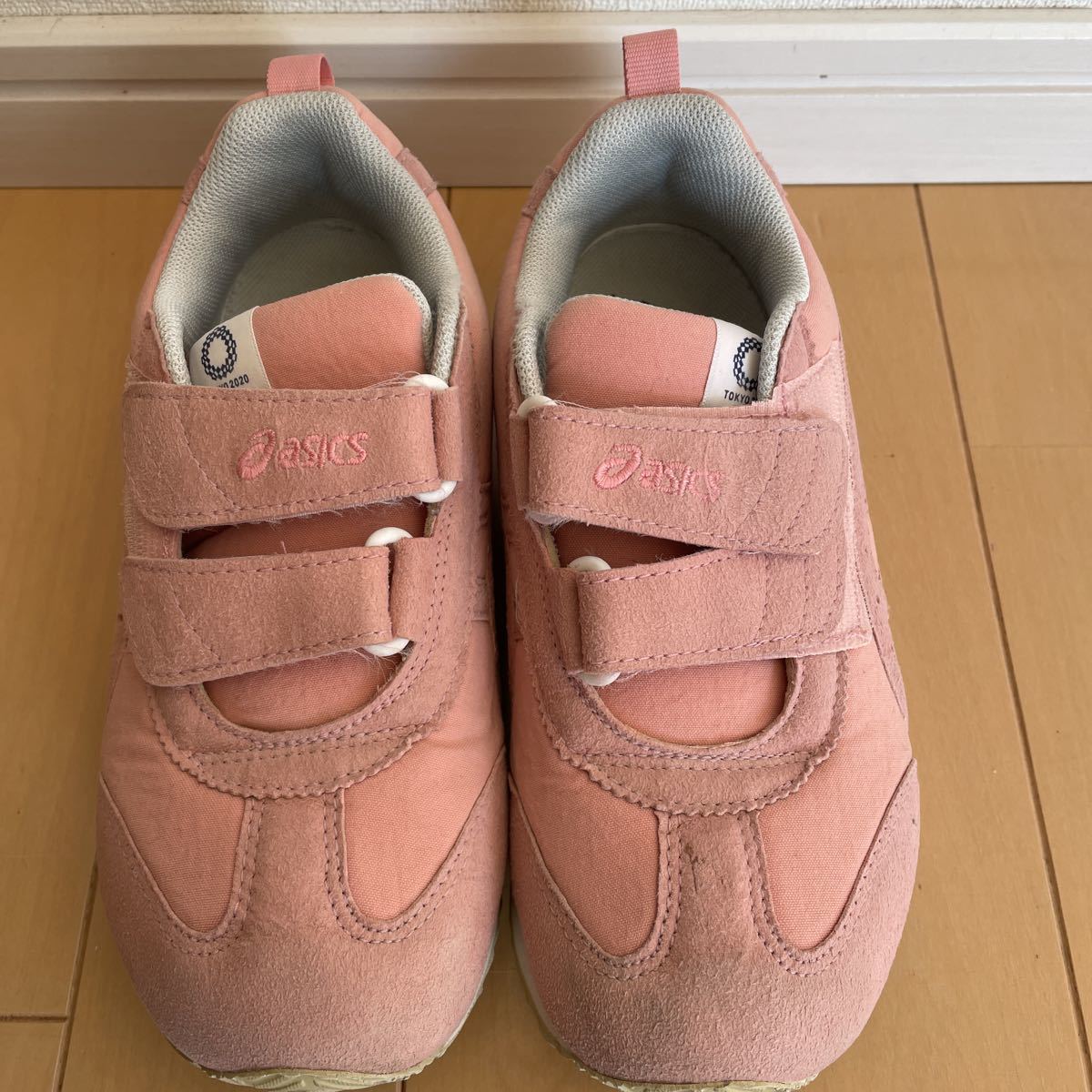 送料込み アシックス asics 東京2020オリンピックエンブレム アイダホMINI スニーカー 運動靴 21.5cm 東京五輪 薄ピンク桜色 送料無料拍卖