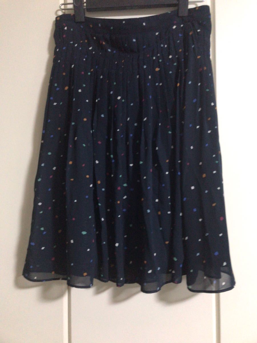 シフォン地☆ギャザースカート ☆フレアスカート☆紺色系にパステル模様☆ふんわり☆裏地付☆67☆ひざ丈☆未使用☆不規則ステッチ☆拍卖