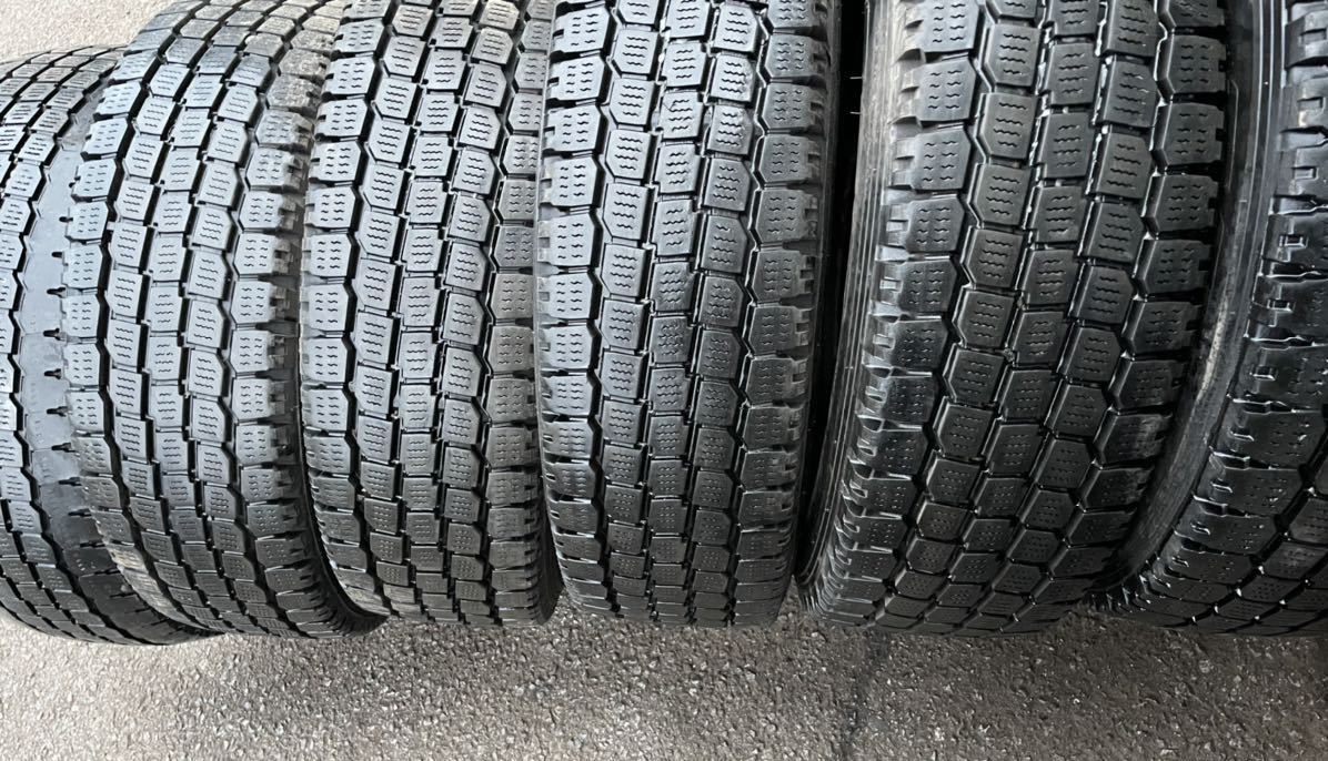 ヨコハマ SY01 225/70R16 117/115L 中古 2011年製 スタッドレス 8ミリ 6本セット拍卖