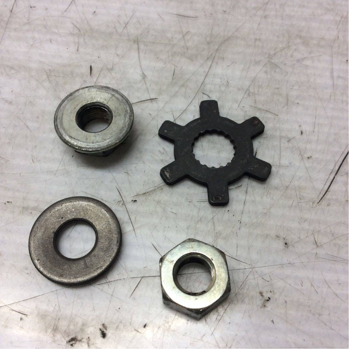 E16-16 ヤマハ チャンプ CX50 3FC クラッチ プーリー ナット 純正部品拍卖