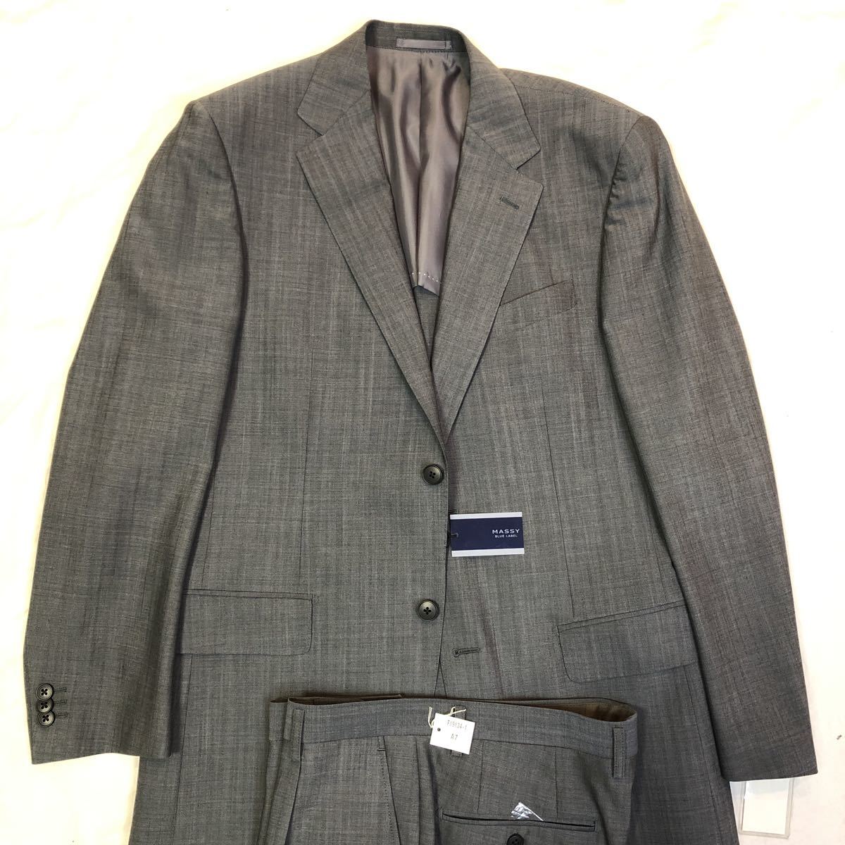 新品 タグ付き アッシュグレイ 2つボタンスーツ セットアップ サイズA7 サイドベンツ 1タック 本台場仕立て 神価格 ウールモヘヤ混拍卖