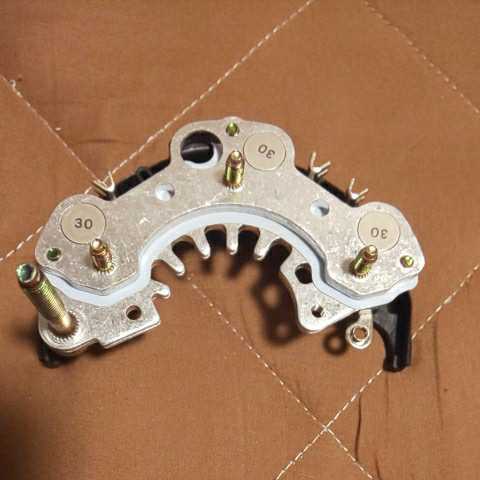 未使用 日立 ダイオード ダイナモ L180G-93201 セドリック グロリア Y32 LR180-733B フェアレディーZ Z32 LR180-734C オルタネーター拍卖