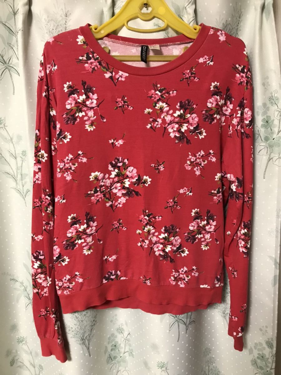 美品 H&M エイチアンドエム 花柄 赤色 レッド 長袖 カットソー トップス Tシャツ Mサイズ 拍卖