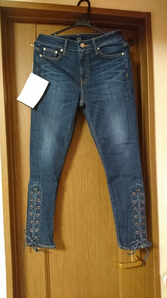 ◆新品タグ付◆AZUL◆MOUSSY◆スキニー◆ジーンズ◆拍卖