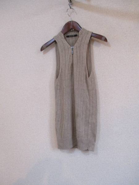 MAYSONGREY(VICKY)ベージュラメ入ノースリーブニット(112616②)拍卖