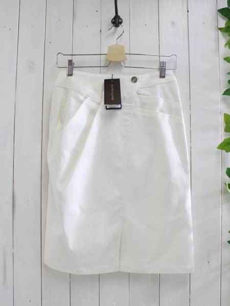 新品*イランイランYLANGYLANG*タックタイトスカート M 定価20,000円拍卖