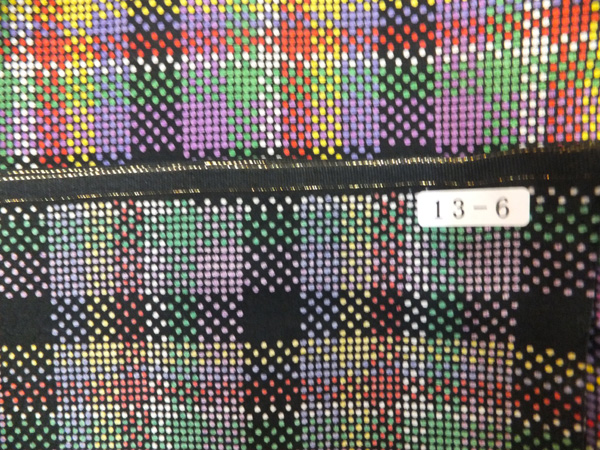 13-6シルクウ-ルの様な素材に粋なチェック柄プリント拍卖