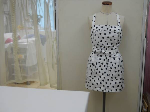 ショートエプロン 水玉模様 ハンドメイド拍卖