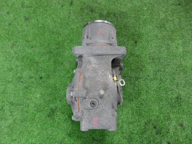 シエンタ DBA-NCP175G リアデフ 1NZ-FE 3T8 41110-42060 042913拍卖