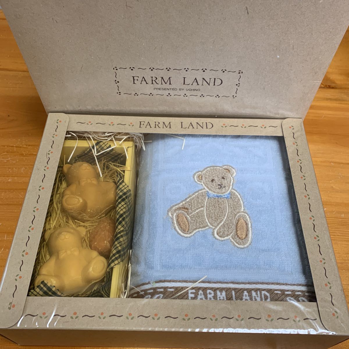 FARM LAND マスコットベア ハンドタオル フェイスタオル タオル & ソープ セット かわいいクマ柄 くまの形のソープ 新品 未使用品 送料無料拍卖