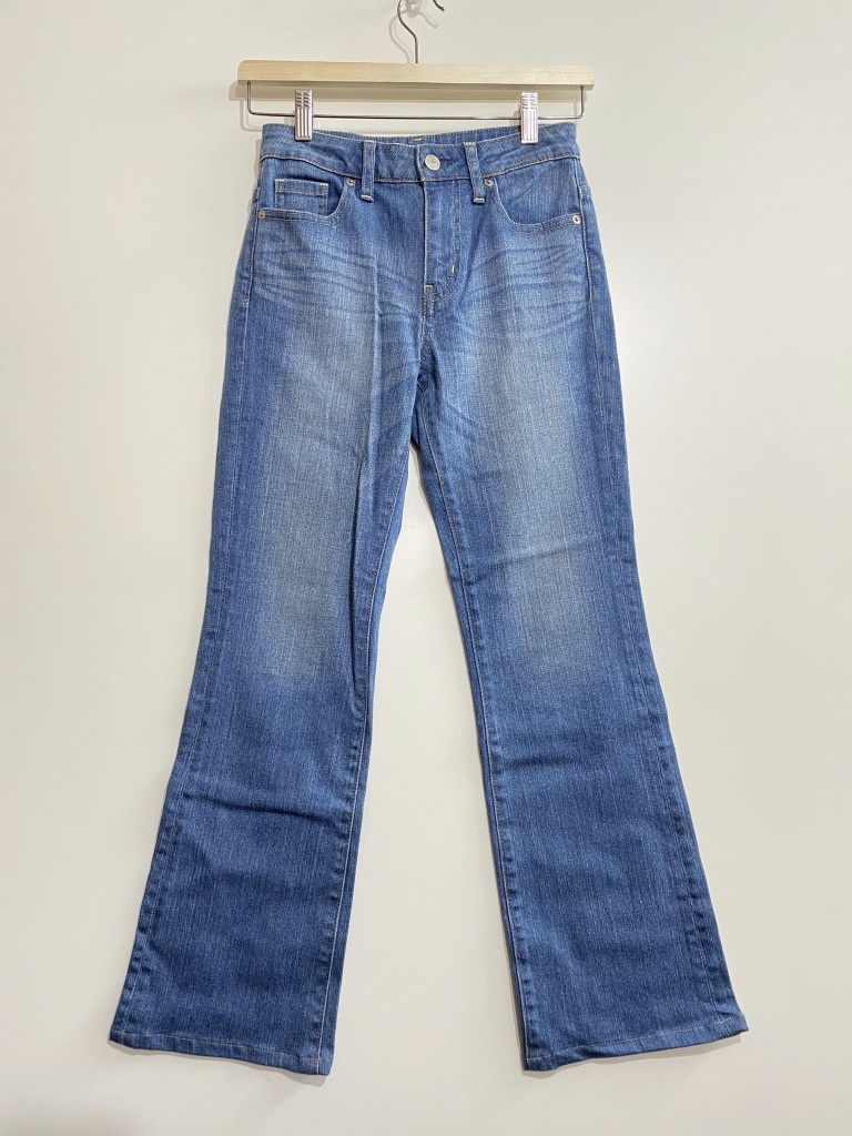 ▼ UJ UNIQLO レギュラーフィット ブーツカット ハイライズ ジーンズ ストレッチ デニムパンツ 22 56cm フレアデニム インディゴ拍卖