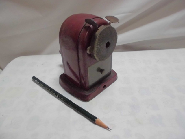 レトロな鉛筆削り器 コーリン製 金属製拍卖