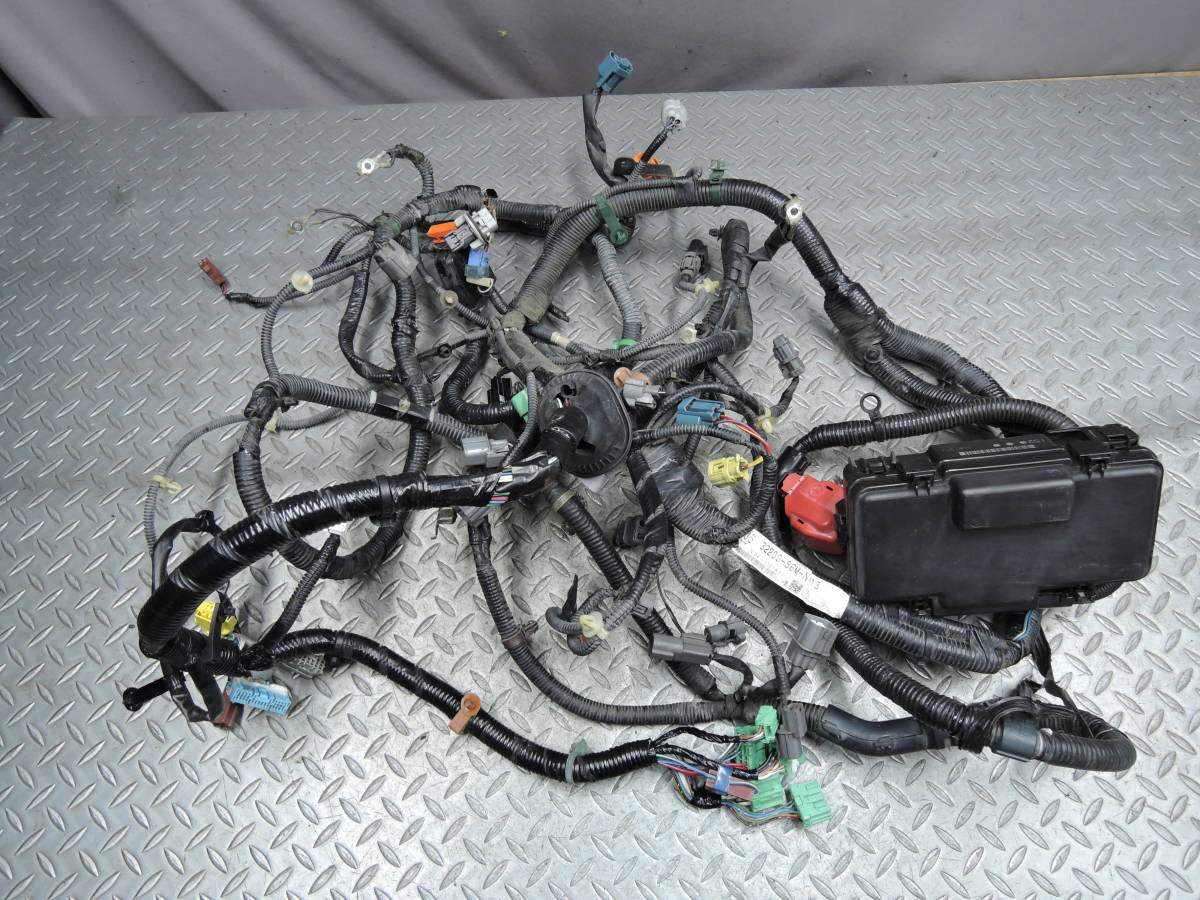 【詳細不明・売切】 DC5 インテグラ タイプR エンジンルーム? ハーネス ヒューズボックス 32200-S6M-N413 【長期保管・ジャンク・部品取】拍卖