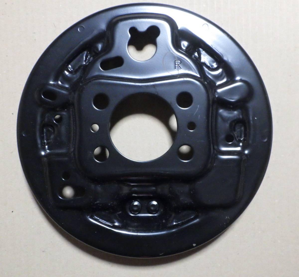 即決 ダイハツ ブレーキバッキングプレート 右 47043-B2090 拍卖