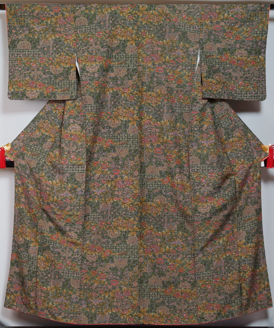 踊り着物 小紋 更紗模様 深緑色 化繊 洗える着物 中古 リサイクル着物 リサイクル小紋 お稽古用 着物 お茶 踊り 舞踊 舞台 衣装 きもの天陽拍卖