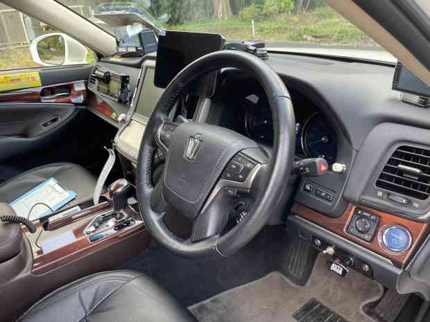 ARS210/AWS21#/GRS21#/GWS214 クラウン/ハイブリッドのウィンカーレバーにハザードスイッチ!(特許出願済)拍卖