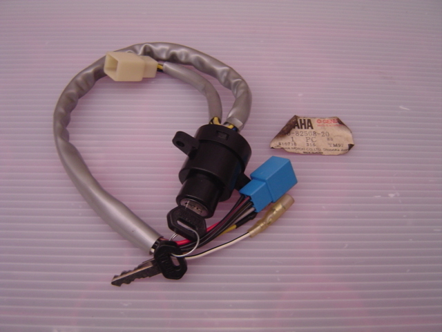 〇未使用品!ヤマハ ポエット純正 メインキーシリンダー/鍵(4NO-82508-20)拍卖