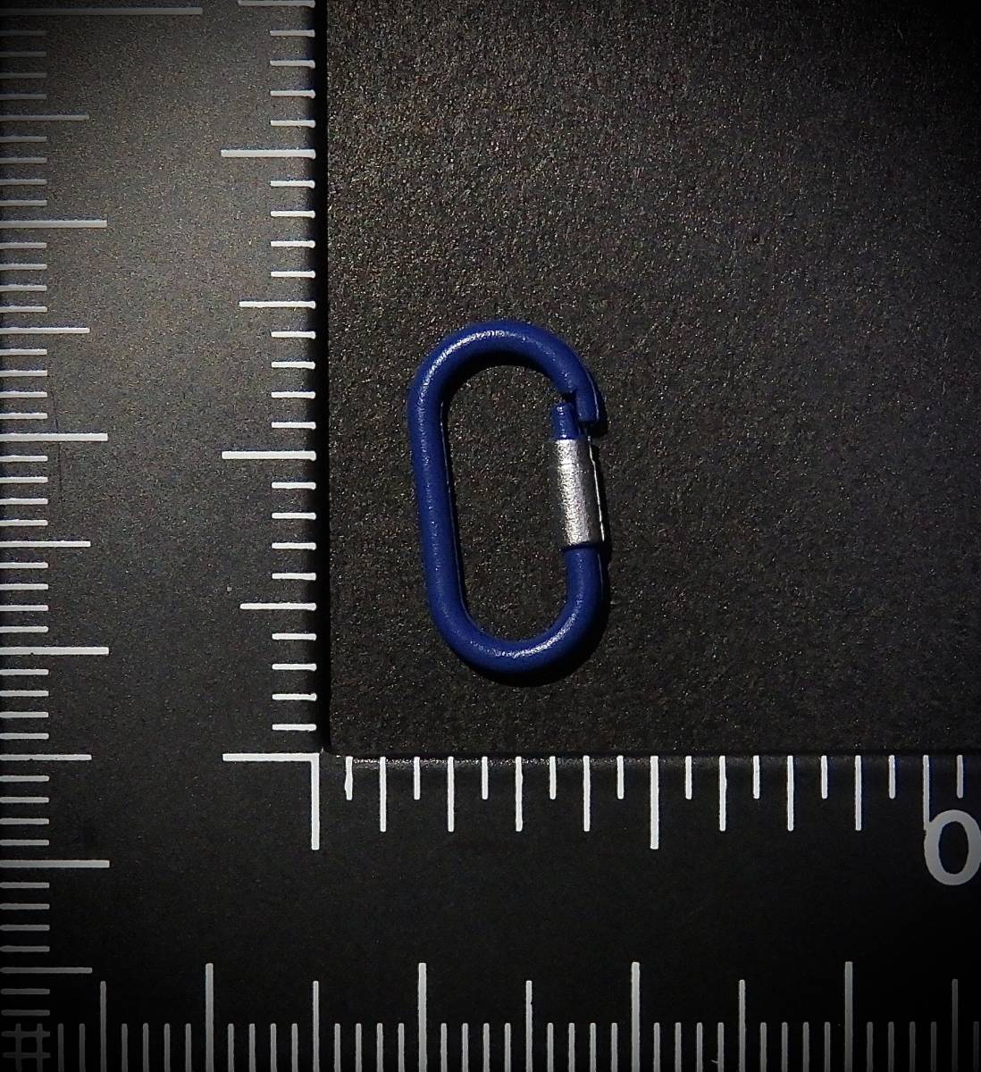 【値上げ予定】DAMTOYS製 模型 1/6 スケール 男性 女性 フィギュア用 装備 部品 カラビナ ブルー 青 (未使用拍卖