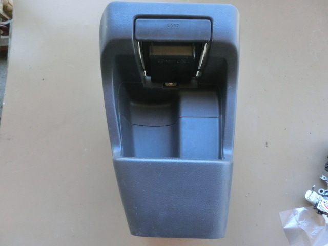 MRワゴン センターコンソール ボックス 平成24年 DBA-MF33S 小物入れ拍卖