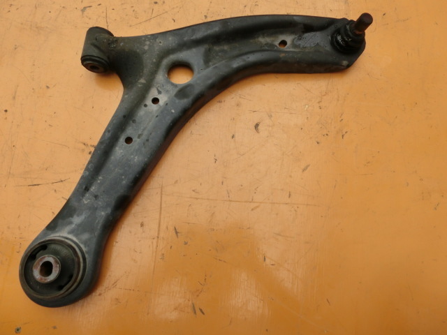 デミオ 右 ロア アーム 平成20年 DBA-DE3FS フロント拍卖