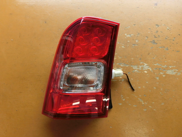 イグニス 左 テールランプ 平成29年 DAA-FF21S 外側 220-59347 LED HV MG拍卖