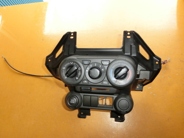 イグニス エアコン スイッチ パネル 平成29年 DAA-FF21S HV MG拍卖