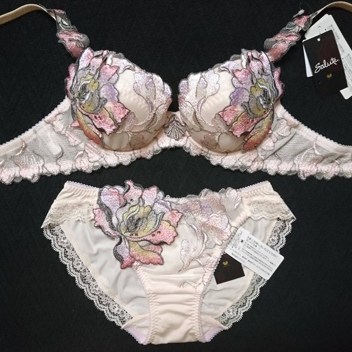 サルート 紅海 珊瑚の海 C75&ノーマルMセット OC P-up 64G プレステージ 新品 タグ付 流れ星と乾杯して Salute ワコール wacoal拍卖