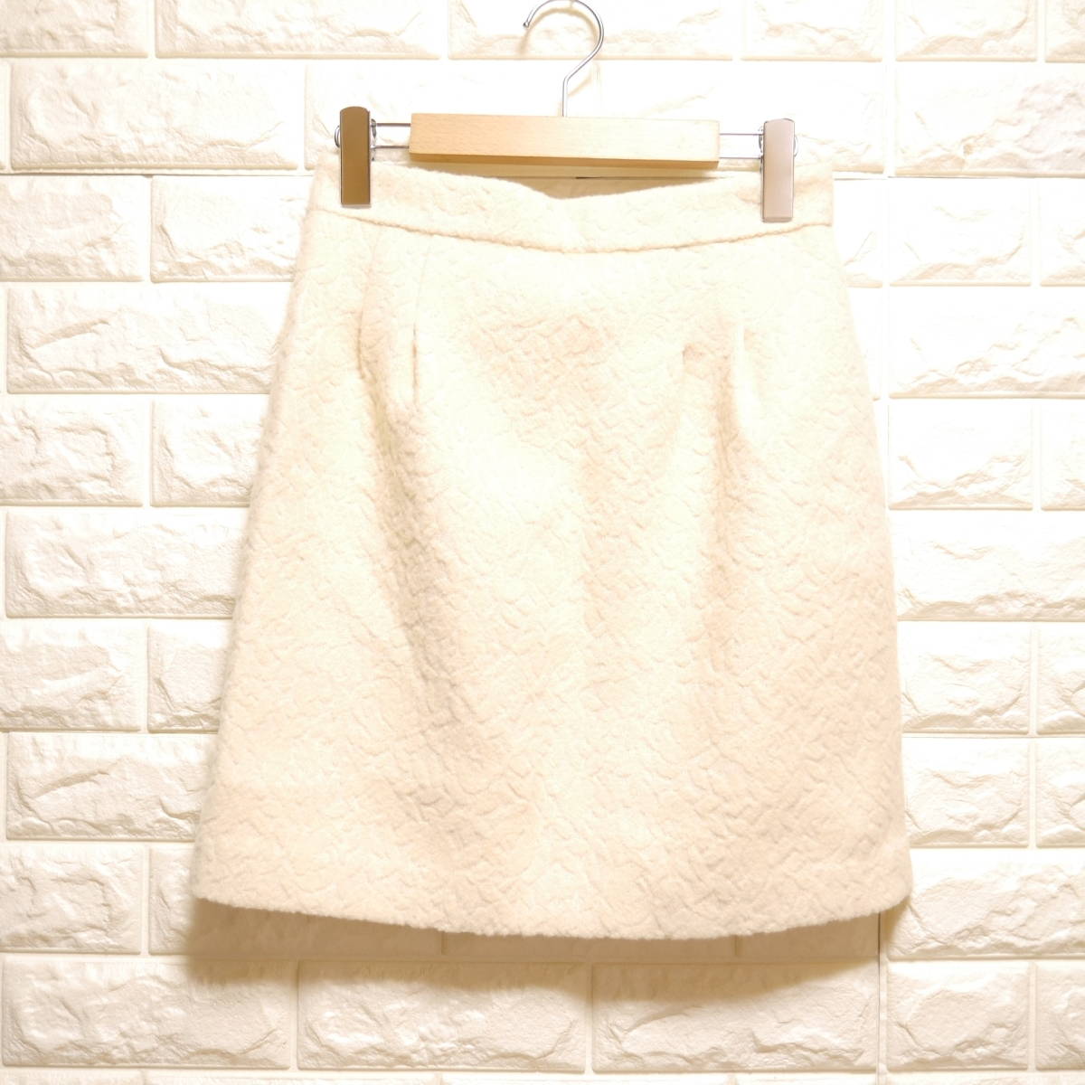 A367 ◇ QUEENS COURT | クイーンズコート 台形スカート クリーム 中古 サイズ2拍卖