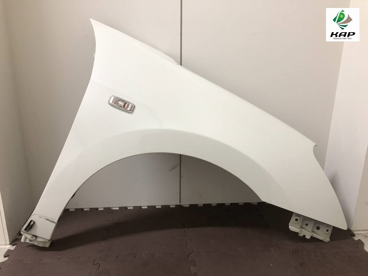 日産☆ブルーバードシルフィ KG11 右フェンダー ホワイトパール拍卖