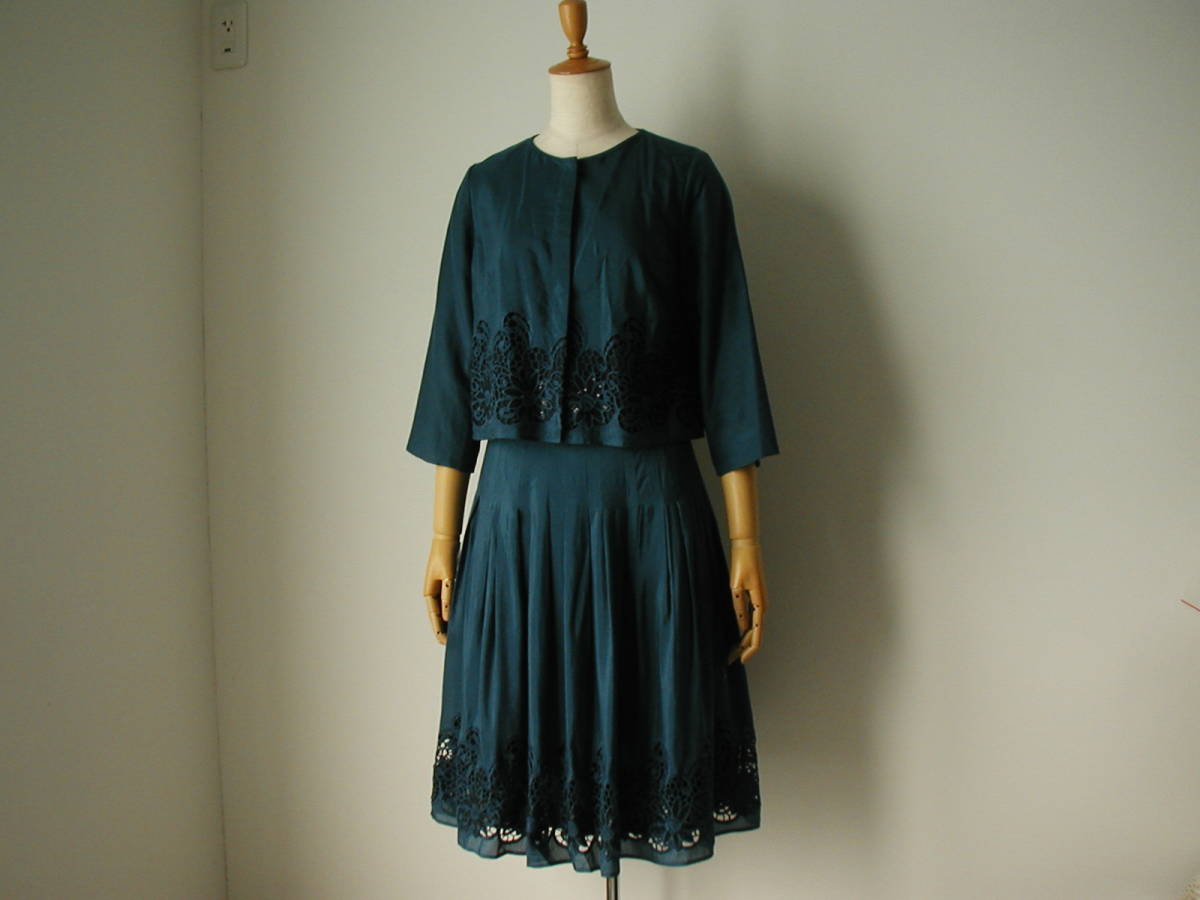 シビラのスーツ★サイズM★刺繍/スパンコール/ネイビー/ジャケット・スカート/セットアップ拍卖