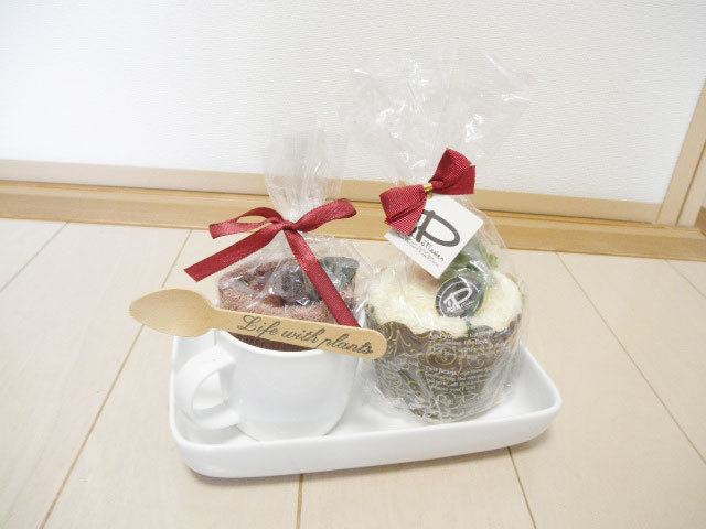 デミタスカップとソーサー&ミニタオルセット 木製スプーン付き拍卖