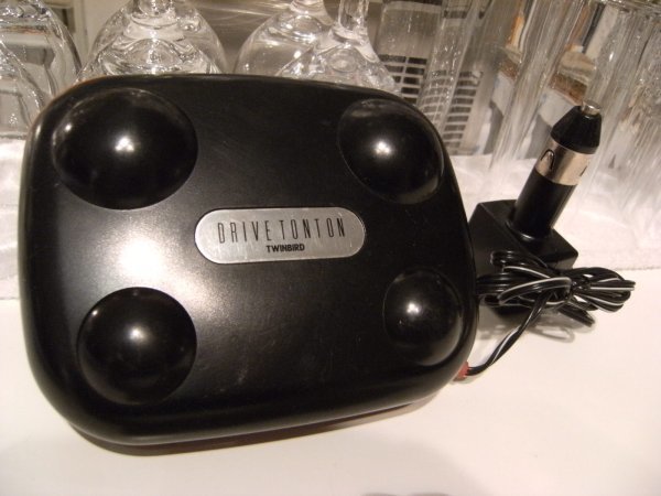 稼動品★昭和レトロ★90年代★日本製★TWINBIRD ツインバード 当時物 ビンテージ 車用品 シガーソケット マッサージ機★旧車 自動車 腰痛 拍卖