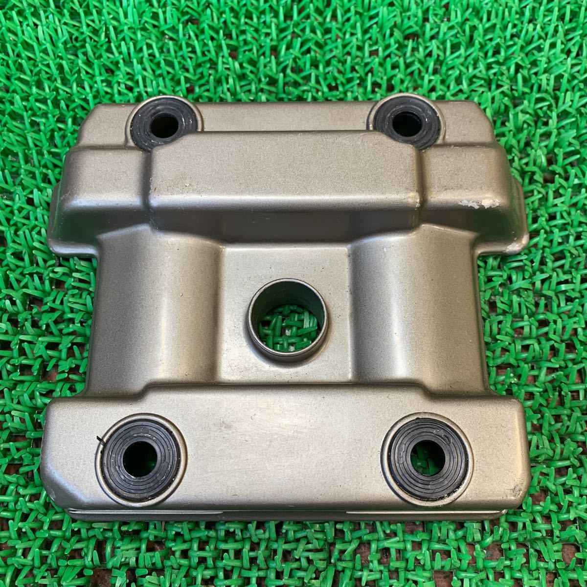 5-72K HYOSUNG ヒョースン GT250R シリンダーヘッド バルブカバー 中古 部品拍卖