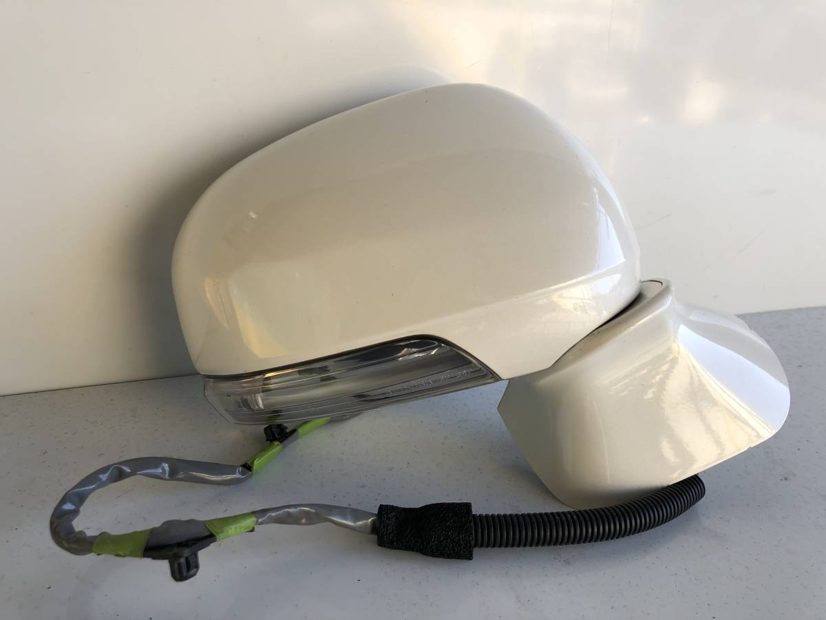 トヨタ クラウン ドアミラー 右 MITSUBA 30-342 0112210 (ホワイトパール系)拍卖