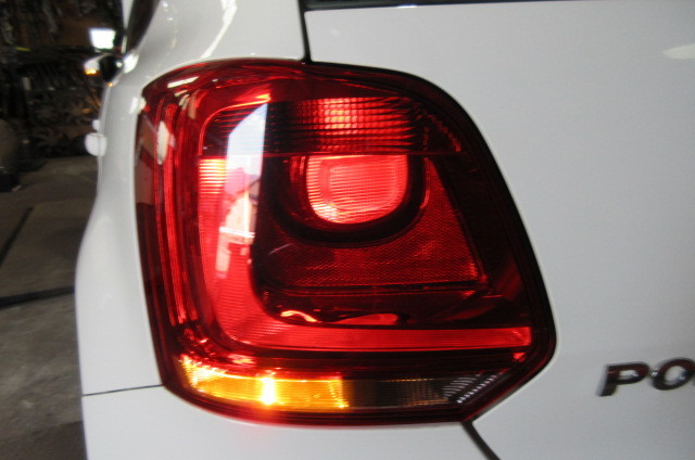 ★2010年 VW ワーゲン ポロ TSI 6RCBZ 左 テールランプ★拍卖