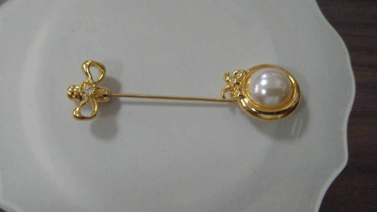 □半円パールビジュー×ゴールドカラー・襟ブローチ□襟ピン□VB刻印□拍卖