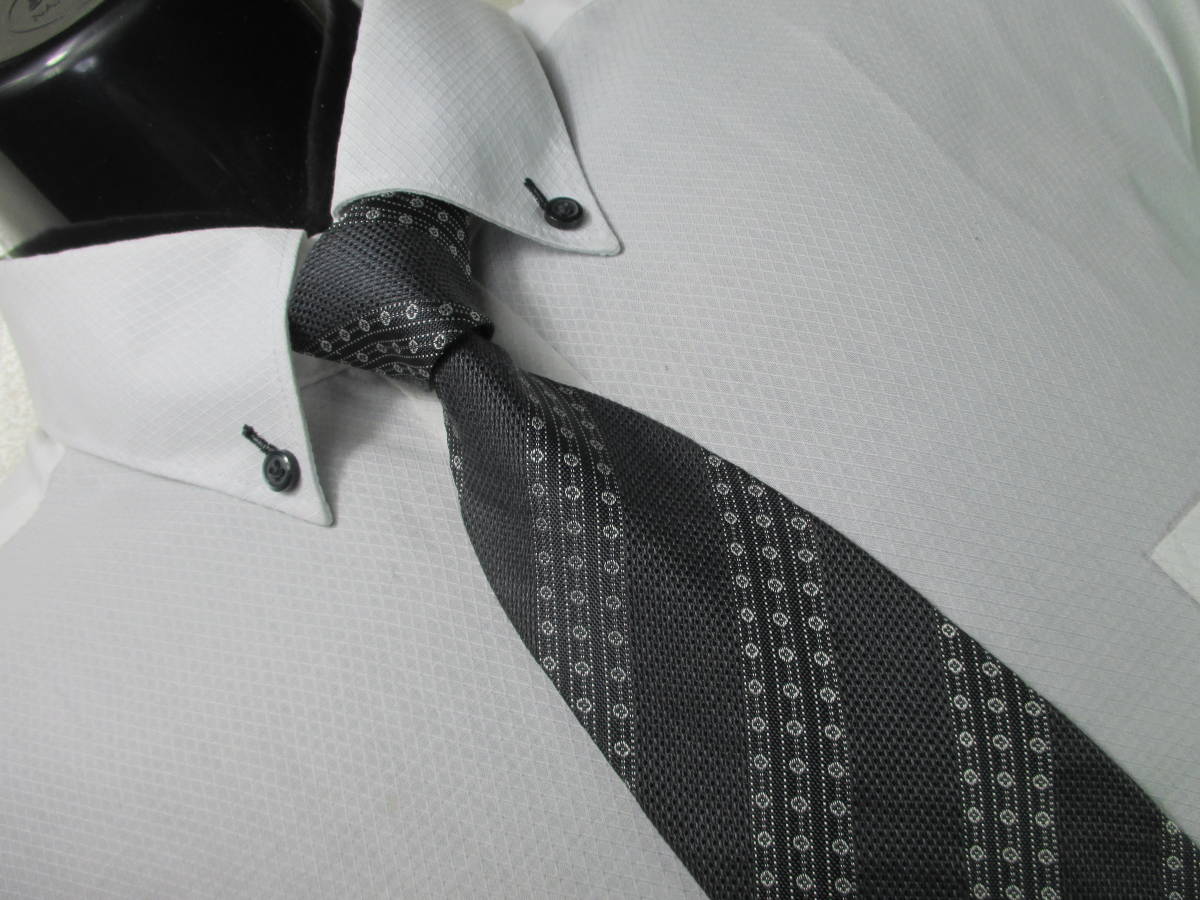 ☆ネクタイ◆麻混◆フェレ ジャンフランコフェレ GIAN FRANCO FERRE◆ストライプ柄・グレー色系☆第25弾ブランドがいっぱい☆25-150☆拍卖