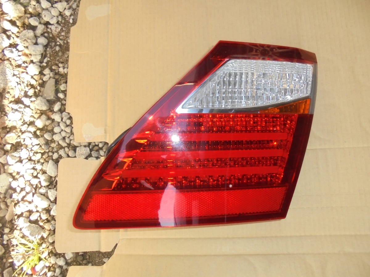 レクサス LS LS600h UVF45.UVF46.USF40 純正 右テールライト KOITO 50-119 H454拍卖