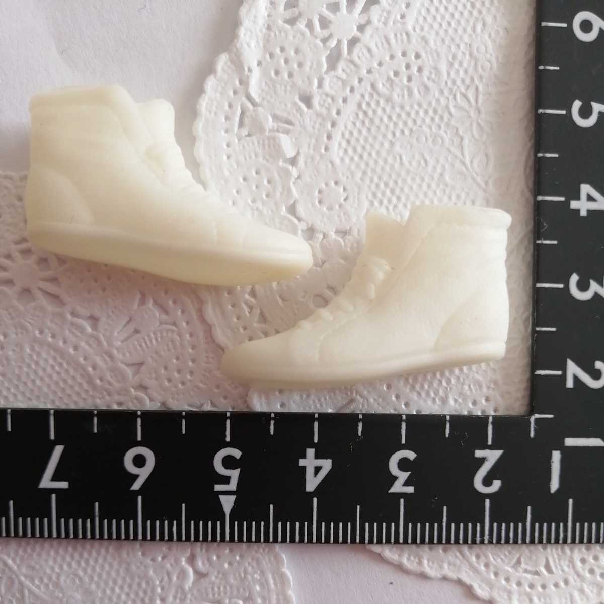 n143 人形用 オフホワイト ハイカット スニーカー リカちゃん ジェニーちゃん ピュアニーモ はるとくん 1\6ドール シューズ 靴拍卖