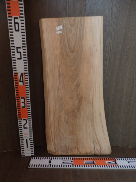 b2020331 欅●約61cm×26cm~32cm×厚3.5cm☆無垢板1枚板 木材 板 DIY 板材 天板 棚板 テーブル 看板 花台など種類豊富!拍卖