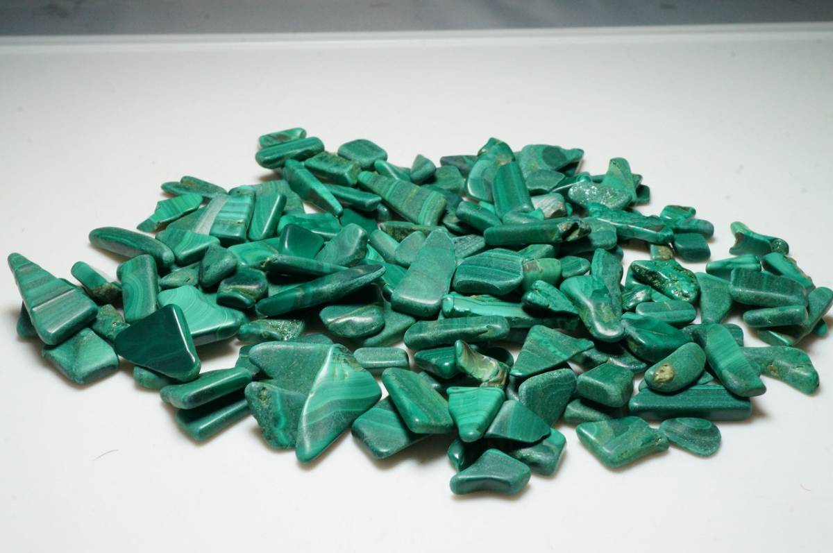 【即決特別価格!早い者勝ちです!研磨原石】昔の在庫なので上質品!綺麗な上質アフリカ産マラカイト(孔雀石)原石合計505ct/101g拍卖