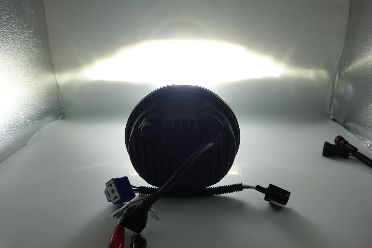 1個セット 送料無料!5.75インチ LEDヘッドライトH4 9003 H13 DRLフルハロライト ハーレーダビッドソンダイナ トリプルスピード-2005~2010拍卖