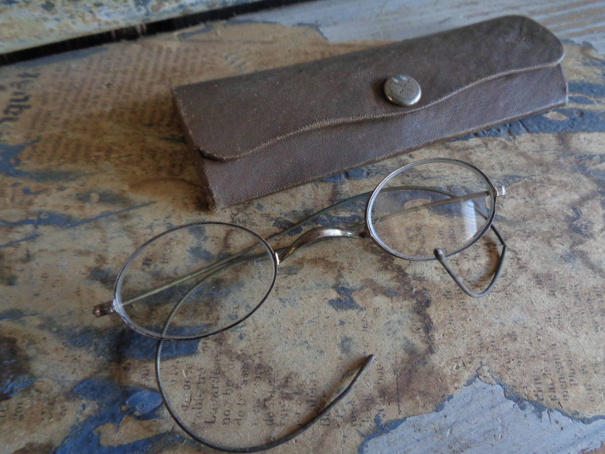 【フランス蚤の市金属フレームのケース付き眼鏡】老眼鏡サングラス古道具アンティーク古着インテリアジョンレノン虫眼鏡望遠鏡ルーペ拍卖